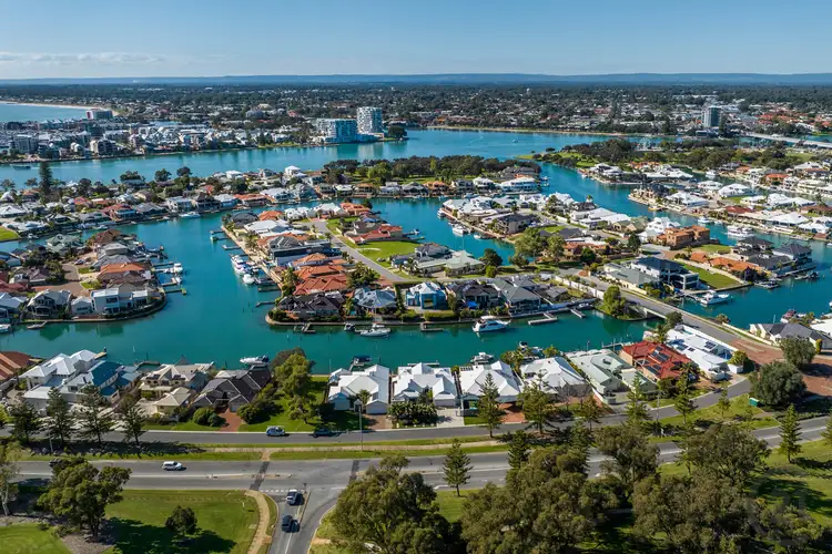 Fourth view of Homely house listing, 10 Baruna Court, Halls Head WA 6210