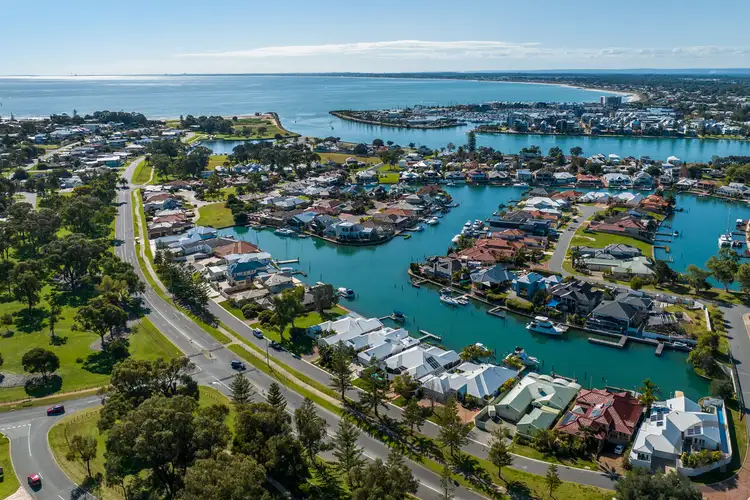 Fifth view of Homely house listing, 10 Baruna Court, Halls Head WA 6210