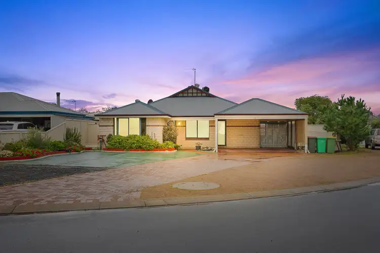 14 Pembroke Street, College Grove WA 6230
