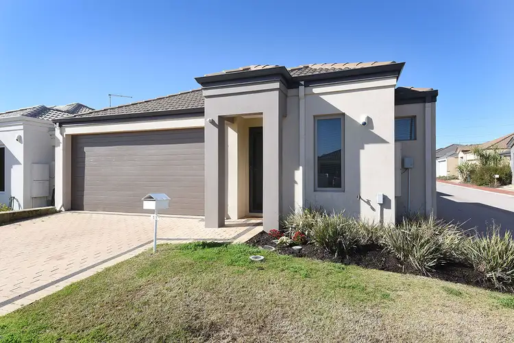 11 Hoypoy Gardens, Darch WA 6065