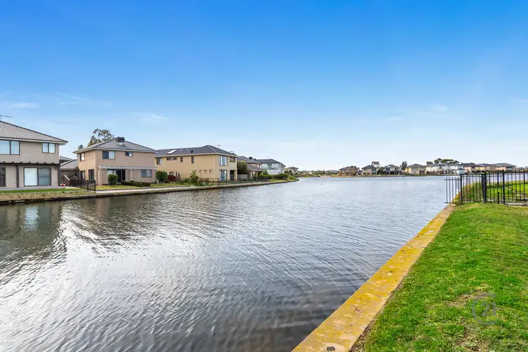 2 Watersedge Cove, Sanctuary Lakes VIC 3030