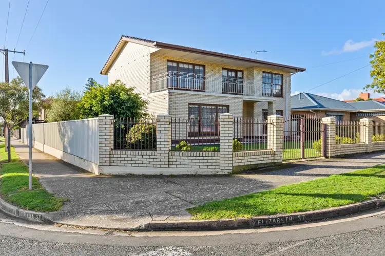 16 Elizabeth Street