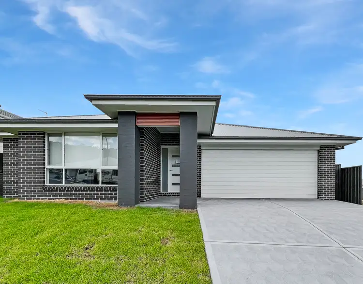 16 Gracie Avenue