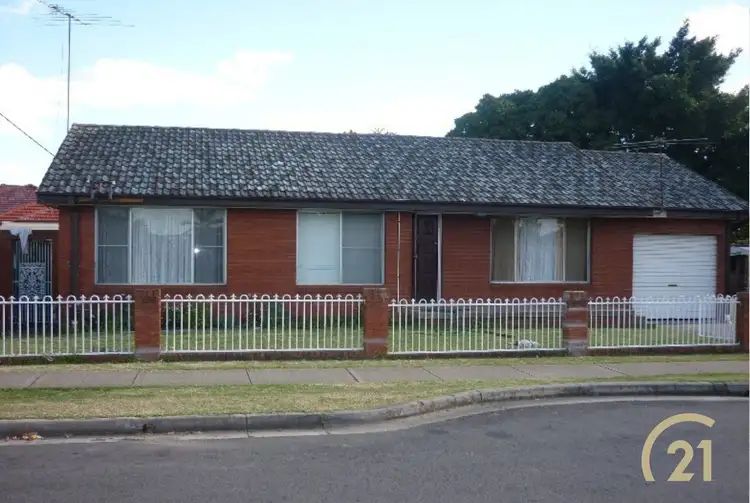 351 The Boulevarde, Smithfield NSW 2164