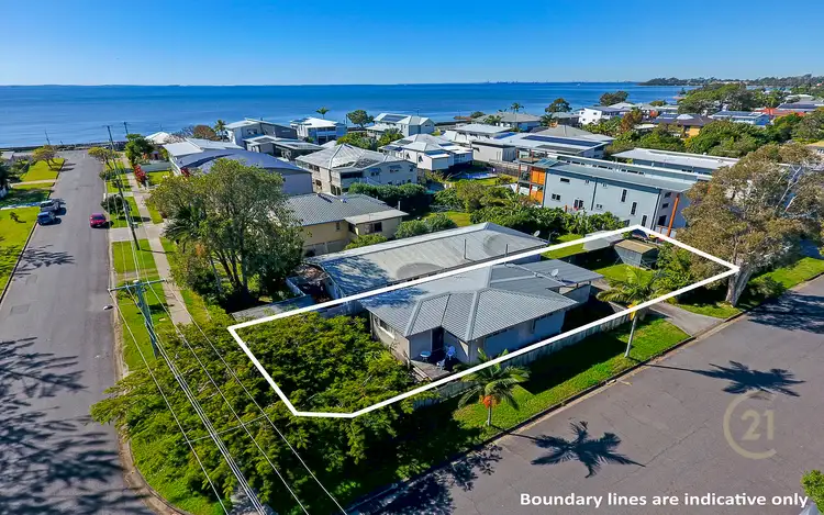 23 Tenth Avenue, Sandgate QLD 4017