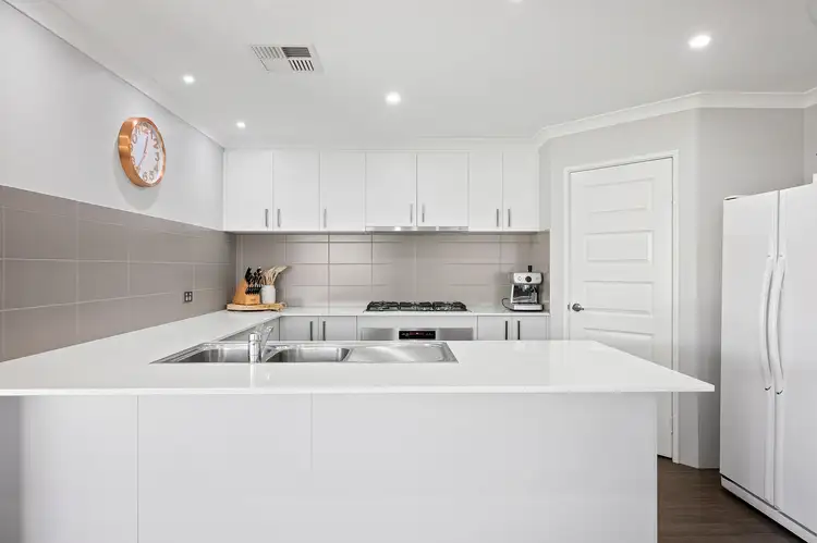 Sixth view of Homely house listing, 10 Claddagh Road, Australind WA 6233