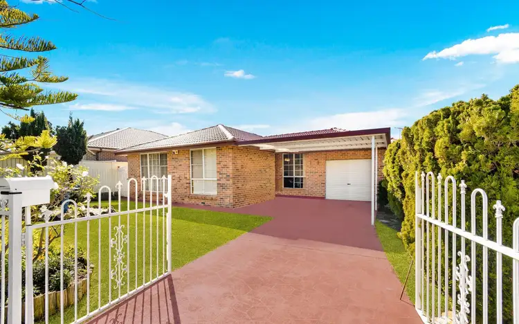2 Todd Place, Bossley Park NSW 2176