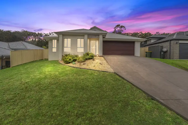21 Medina Place, Cameron Park NSW 2285