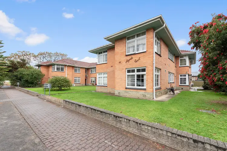 2/17 Brighton Road, Glenelg SA 5045