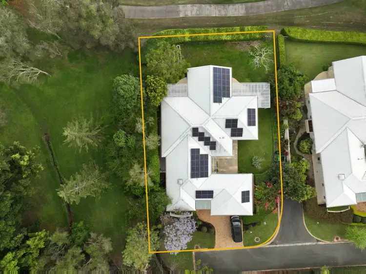 5120 Chalons Field Avenue, Benowa QLD 4217