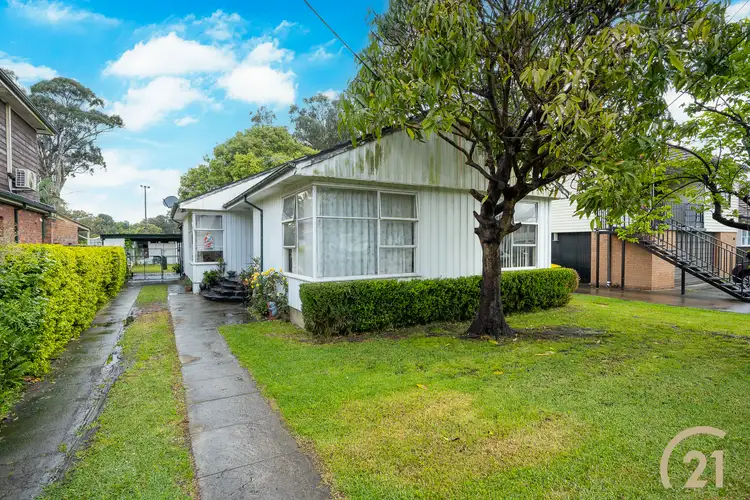 44 Waterside Crescent, Carramar NSW 2163