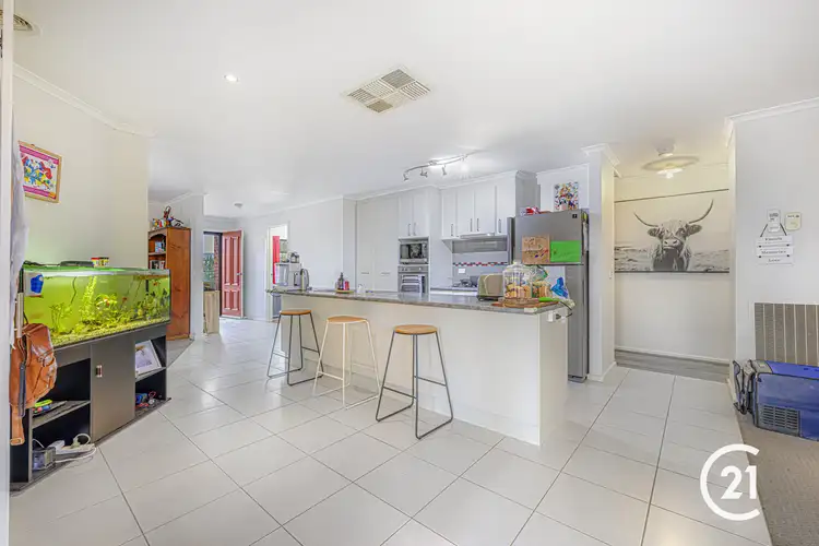 Second view of Homely house listing, 3 Struve Court, Echuca VIC 3564