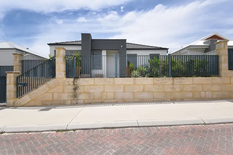 Main view of Homely house listing, 10 Seagull Vista, Jindalee WA 6036
