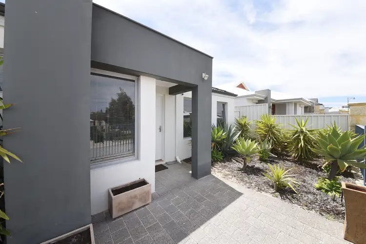 Second view of Homely house listing, 10 Seagull Vista, Jindalee WA 6036