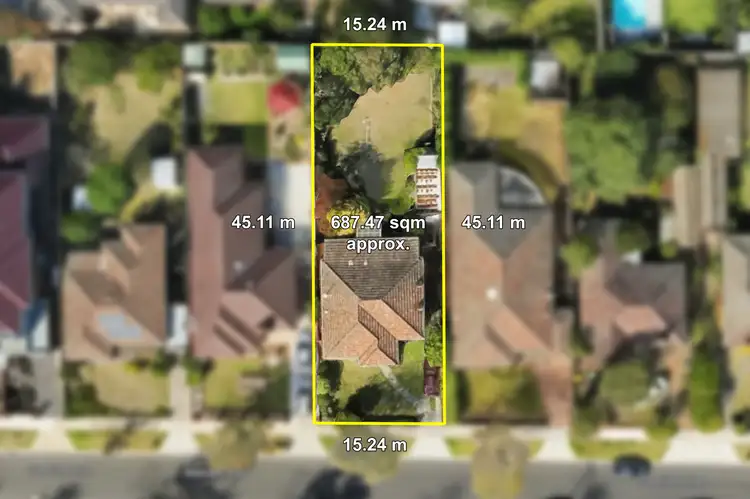 Second view of Homely house listing, 8 Seaview Avenue, Bentleigh VIC 3204