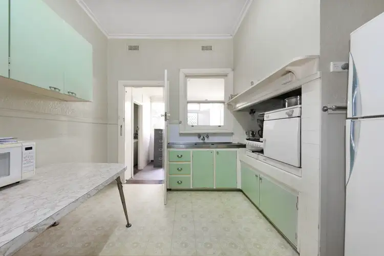 Sixth view of Homely house listing, 8 Seaview Avenue, Bentleigh VIC 3204