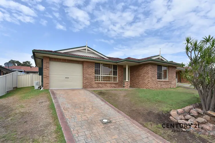 6 Grove Place, Cameron Park NSW 2285