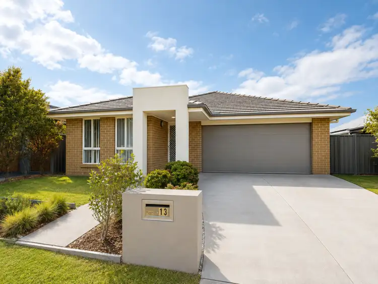 13 Diuris Street
