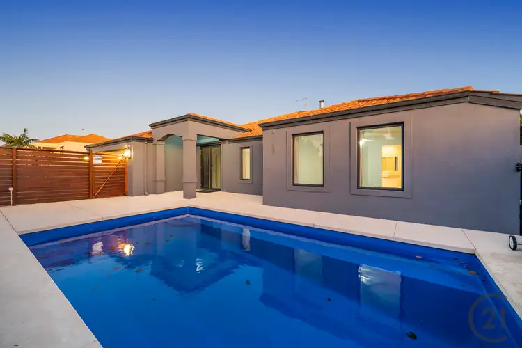 12 Capricorn Mews, Halls Head WA 6210
