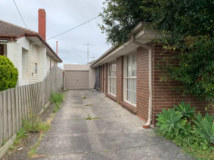 Main view of Homely unit listing, 4/33 Windsor Avenue, Springvale VIC 3171