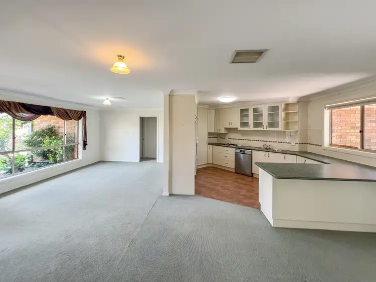 Fifth view of Homely semi-detached listing, 2/8 Cobden Place, Parkes NSW 2870