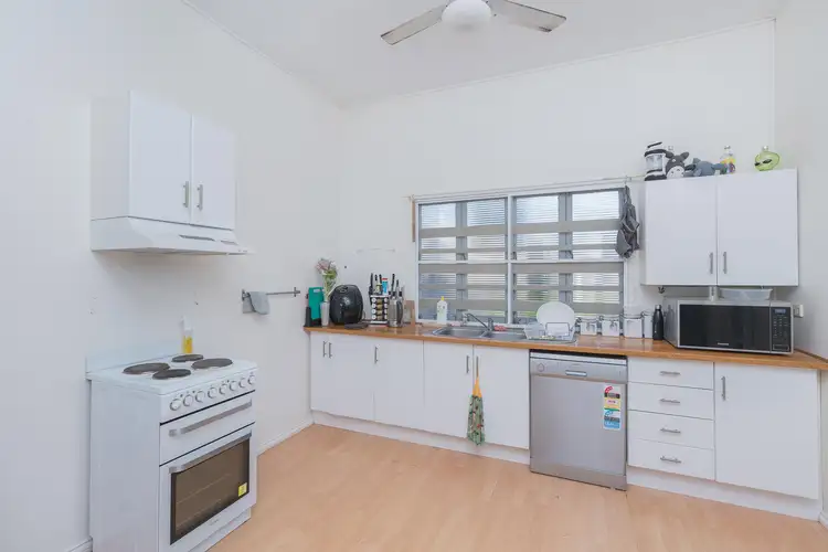 30 Gough Street, Park Avenue QLD 4701