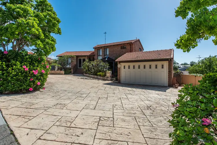 1 Saint Andrews Court, Halls Head WA 6210