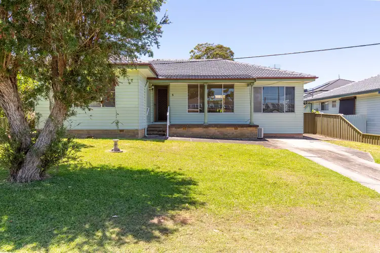 5 Griffiths Avenue, Floraville NSW 2280