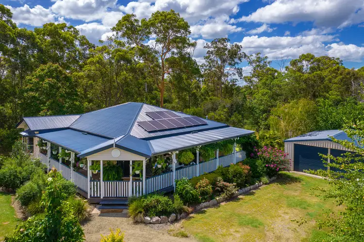 18 Deakin Court, Southside QLD 4570