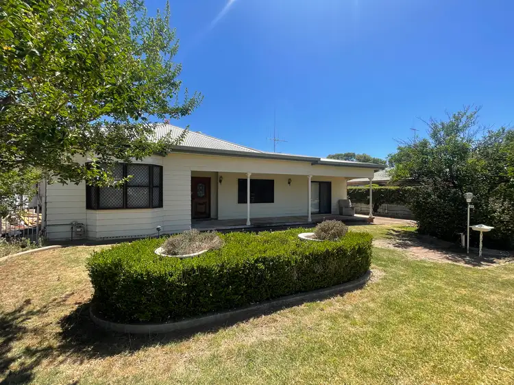 11 Abbott Street, Forbes NSW 2871