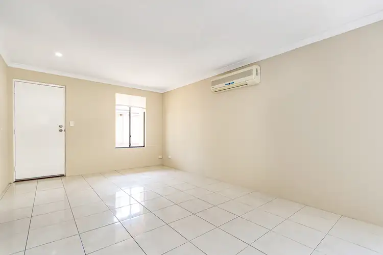 Fourth view of Homely townhouse listing, 4/37 Stradbroke Gardens, Ridgewood WA 6030