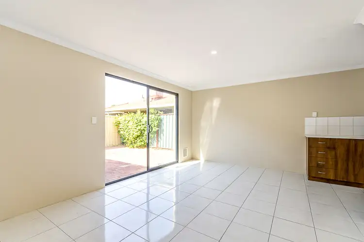 Seventh view of Homely townhouse listing, 4/37 Stradbroke Gardens, Ridgewood WA 6030
