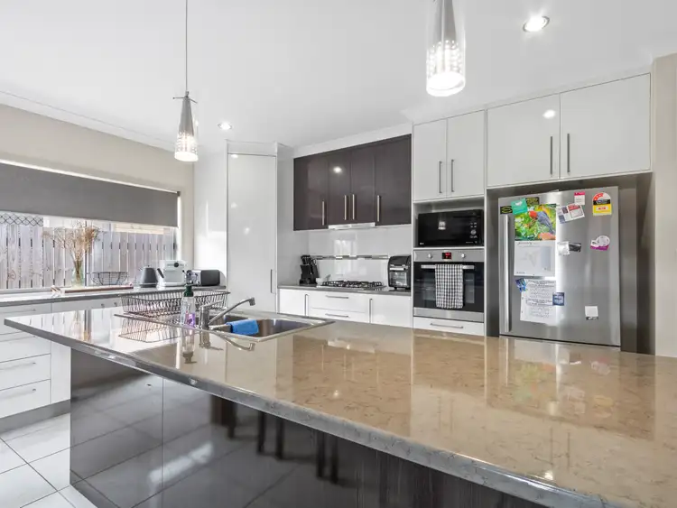 1/103 nissen st, Urraween QLD 4655