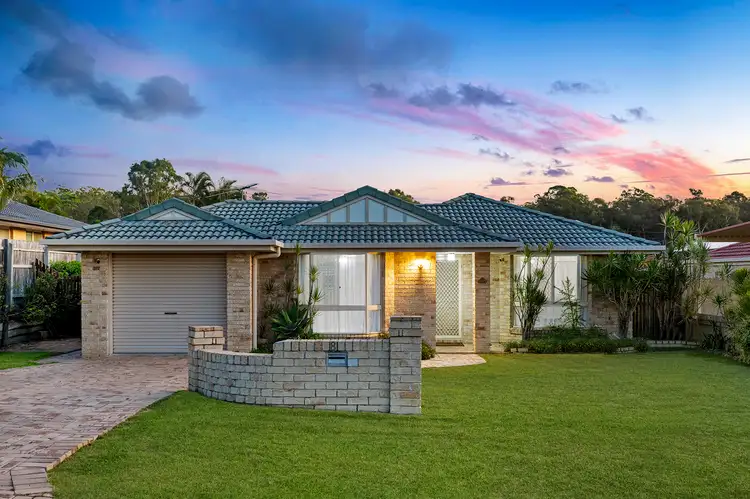 8 Mandeville Place, Regents Park QLD 4118