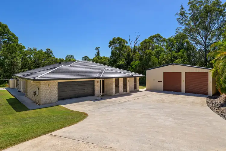 16 Deakin Court, Southside QLD 4570
