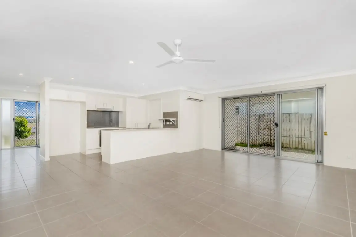Main view of Homely house listing, 1/14 Whitehaven Way, Mount Low QLD 4818