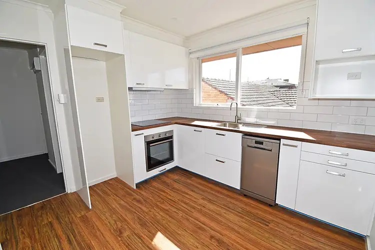 Second view of Homely apartment listing, 6/121 Tucker Road, Bentleigh VIC 3204