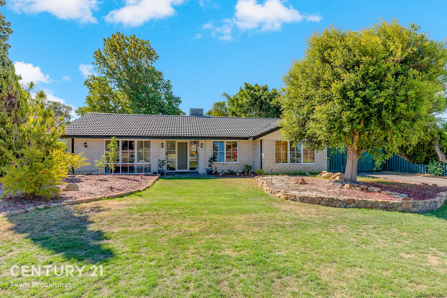 Main view of Homely apartment listing, 33 Sutherland Drive, Thornlie WA 6108