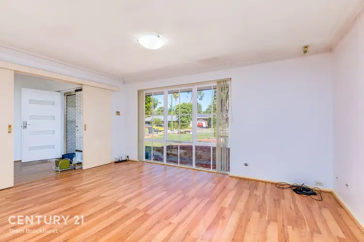 Fifth view of Homely apartment listing, 33 Sutherland Drive, Thornlie WA 6108