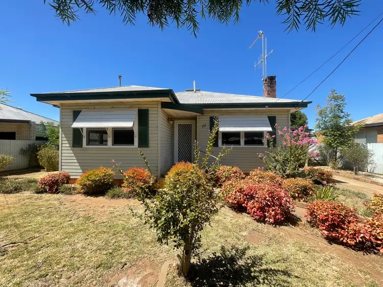111 Farnell Street, Forbes NSW 2871