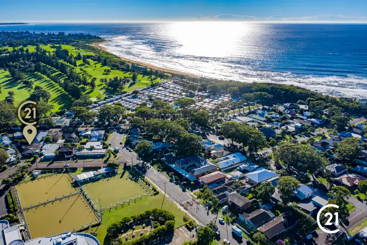 Second view of Homely villa listing, 2/5 Pheasant Avenue, Bateau Bay NSW 2261