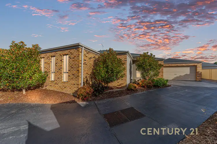 1/7 Delft Place, Pakenham VIC 3810