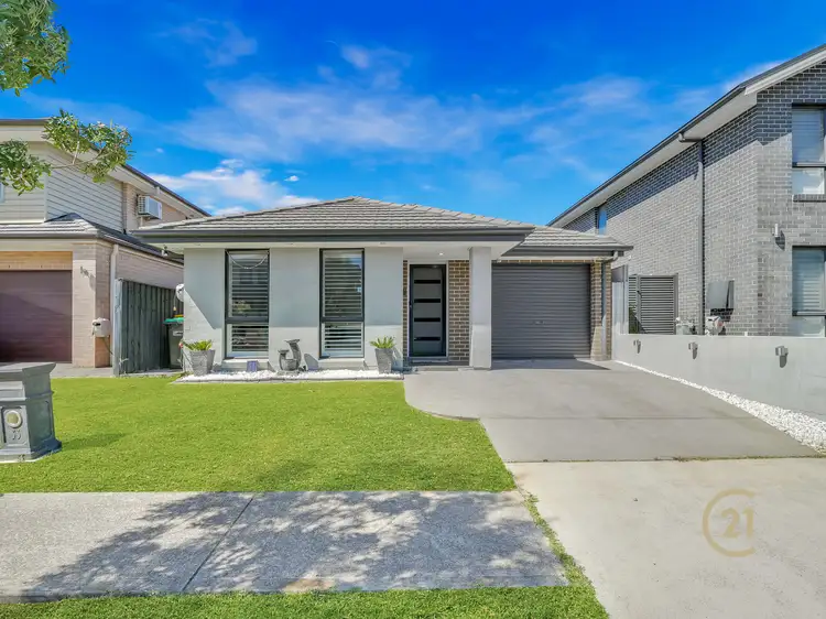 33 Hoy Street, Moorebank NSW 2170
