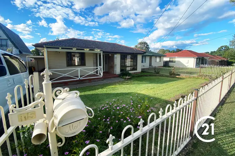 15 Ronald Street
