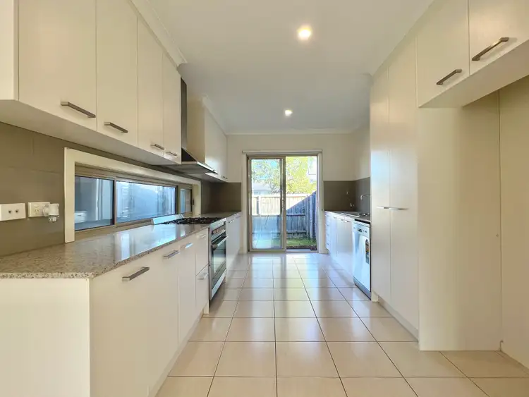 Fifth view of Homely house listing, 10 Topaz Way, Officer VIC 3809