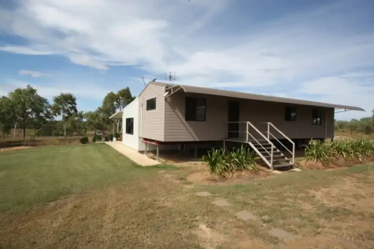 276 Sandy Creek Road, Southern Cross QLD 4820
