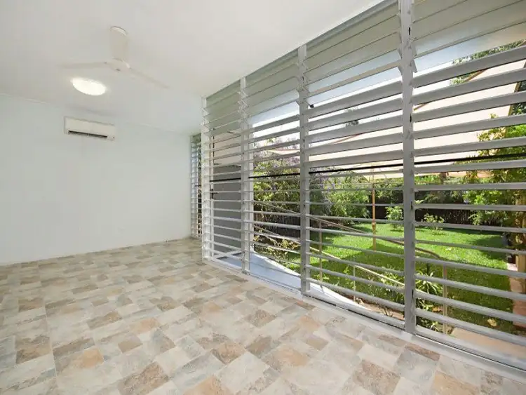 Main view of Homely house listing, 33 Bayswater Terrace, Hyde Park QLD 4812
