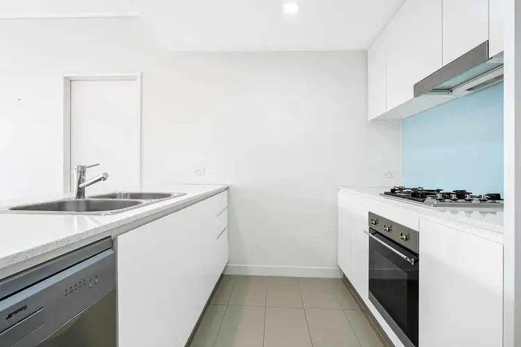 304/78 Rider Boulevard