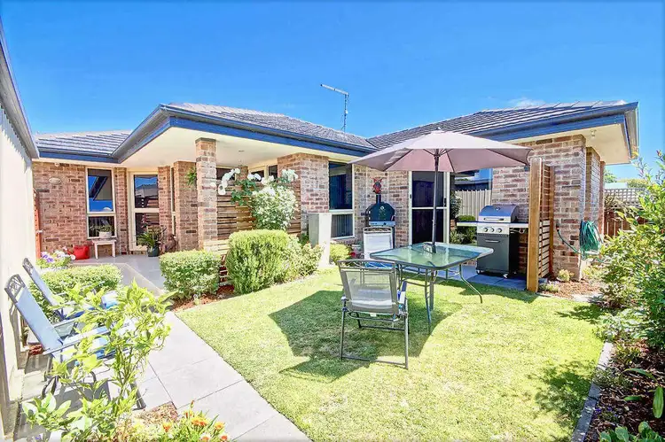 2/15 Club Drive, Shearwater TAS 7307