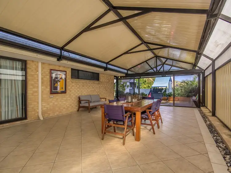 4 Elderberry Circle, Halls Head WA 6210